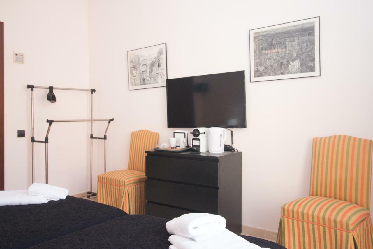 Bet Apartments - Canovas Rooms Валенсия Экстерьер фото